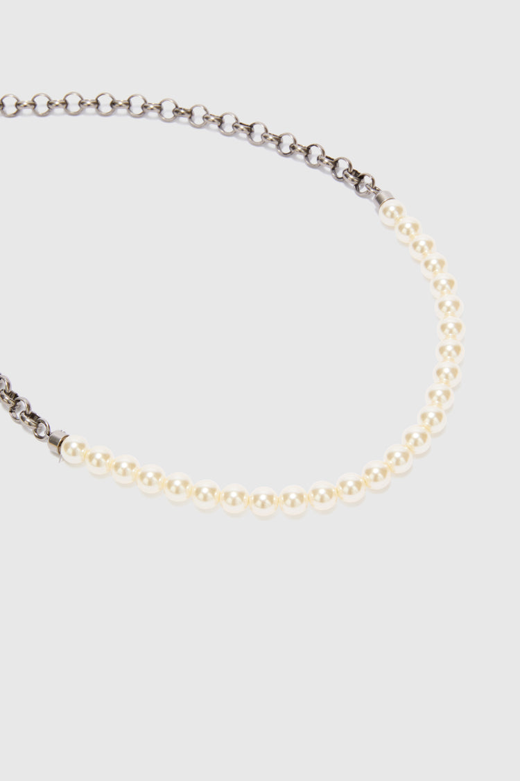 Collana in perle di vetro con dettagli in catena forzatina