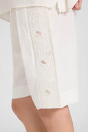 Pure linen bermuda shorts with three-dimensional floral embroidery
