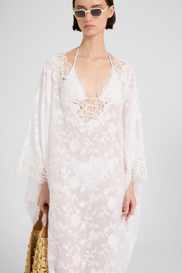 Kaftano in voile di puro cotone con ricamo floreale all over