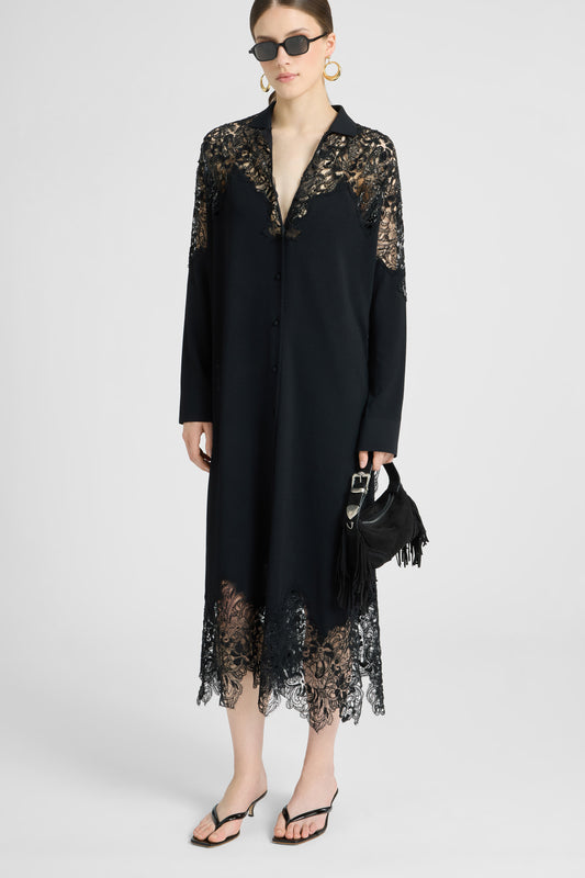 Chemisier long en viscose avec applications en dentelle et cristaux ton sur ton