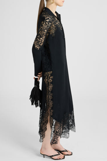 Chemisier long en viscose avec applications en dentelle et cristaux ton sur ton