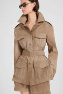 Sahariana in georgette tecnica con chiffon di seta e cintura in nappa