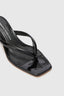 Chic thong sandal with 5 cm heel