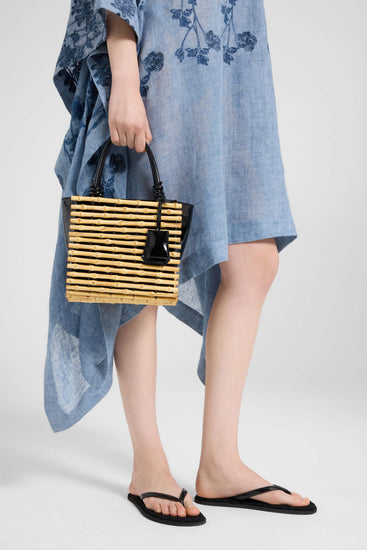 Tongs en dentelle noire