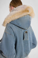 Parka sartoriale cropped in misto lana e cotone con collo in shearling