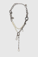 Chain necklace with pendant and natural pearl effect beads
