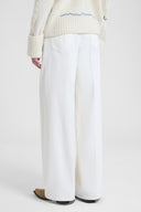White boyfriend jeans