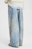 Pantalone Baggy in Marocain di Viscosa Stampa Denim Stone Wash con Ricami Handmade